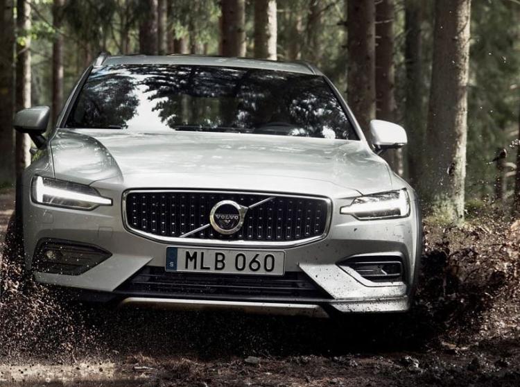 <p>Volvo V60 Cross Country</p>
