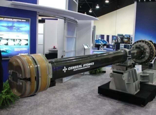 <p>Test edilen elektromanyetik Railgun silahı, mermisini sesten 7 kat fazla hızla hedefine yolluyor..</p>