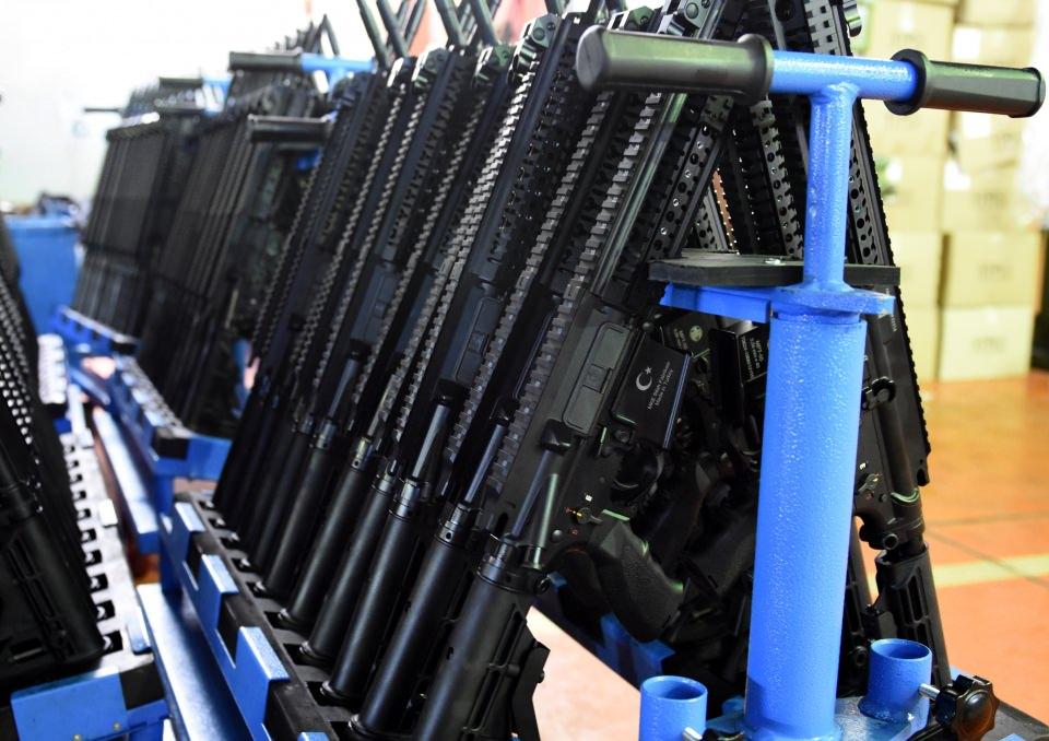 <p>"Şu ana kadar 25 bine yakın silahımız teslim edilmiş durumda. 2019 yılı için de 35 bin 125 kesinleşmiş siparişimiz var. </p>

<p> </p>
