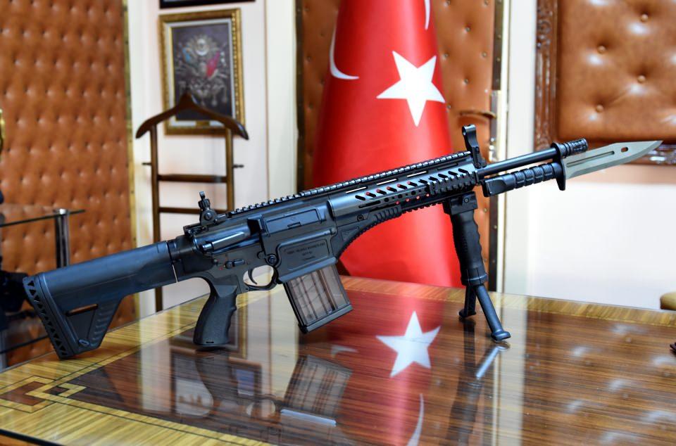 <p>Makine Kimya Endüstrisi Kurumu (MKEK) Kırıkkale Silah Fabrikasında yerli ve milli imkanlarla üretilen Milli Piyade Tüfeği MPT-76, asker ve polisin gücüne güç katmaya devam ediyor.</p>
