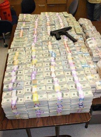 <p>Narkotik polisinin 2010 yılından beri peşinde olduğu Hernandez Gonzales, para aklama, uyuşturucu kaçakçılığı ve ateşli silah bulundurma suçlarıyla yargılanacak.</p>
<p> </p>