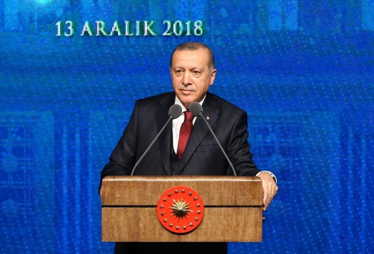 <p>Cumhurbaşkanı Erdoğan’ın 3 Ağustos’ta Cumhurbaşkanlığı Külliyesi’nde açıkladığı 400 projeyi içeren ilk 100 günlük eylem planının ardından ikinci 100 günlük eylem planını açıkladı.</p>
