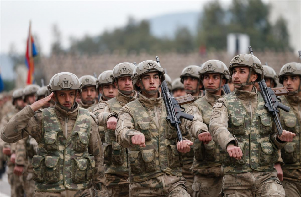 <p>Hacer Akkuş, beden eğitimi öğretmenliği mezunu olduklarını ve birçok yakın dövüş sporuna hakim olduklarını ifade etti. </p>
<p> </p>