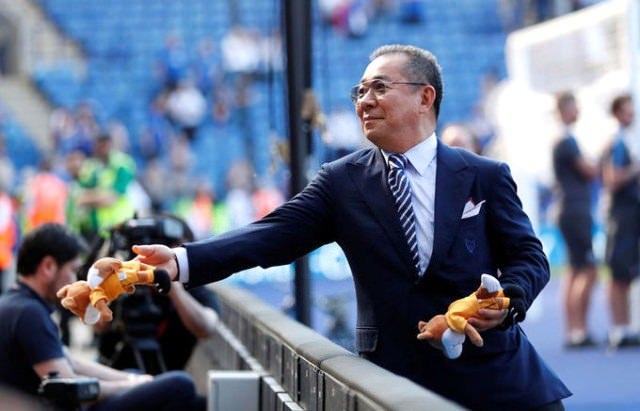 <p>İngiltere Premier Lig takımlarından Leicester City'nin sahibi Vichai Srivaddhanaprabha, kulübün otoparkına düşen helikopterde hayatını kaybetti.</p>
<p> </p>