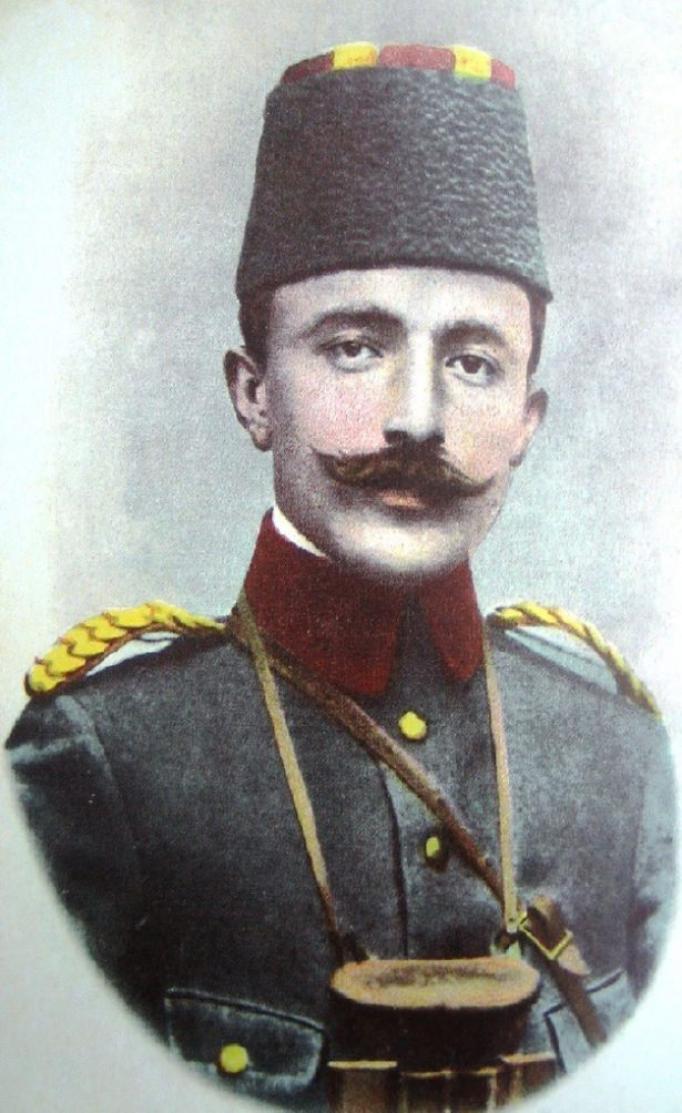 <p>Başkomutan Vekili Enver Paşa, 3. Ordu Komutanlığı'nı, Hafız Hakkı Paşa'ya bırakarak 9 Ocak'ta cepheden ayrıldı. Kuşatma harekâtı sonraki günlerde Türkler için tamamen hezimete dönüştü.</p>
<p> </p>
