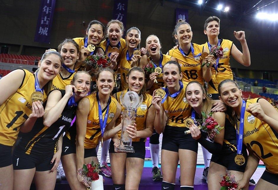 <p>VakıfBank, FIVB Kadınlar Dünya Kulüpler Voleybol Şampiyonası finalinde Brezilya'nın Minas takımını 3-0 yenerek şampiyon oldu.</p>

<p> </p>
