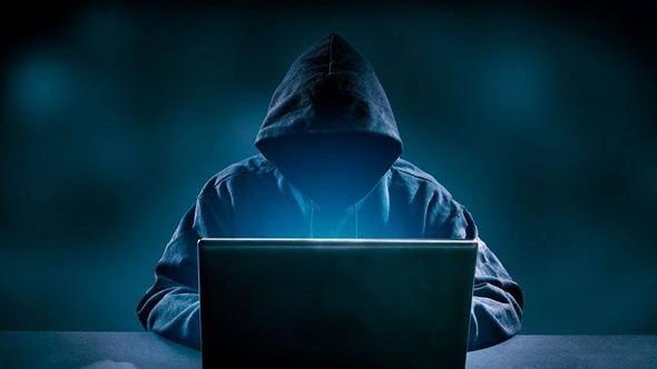 <p>Enfeksiyon gerçekleştiğinde zararlı yazılım, beraberindeki listede yer alan internet adreslerinden birini seçerek komuta merkeziyle iletişime geçiyor.</p>
<p> </p>