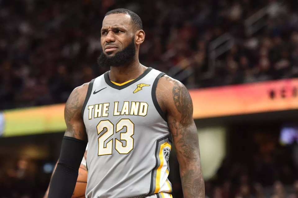 <p>LeBron James</p>

<p>Basketbol</p>

<p>730 milyon dolar</p>

<p> </p>
