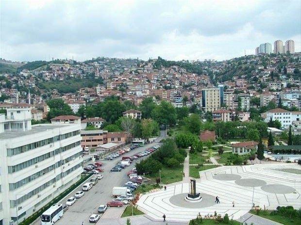 <p>Kocaeli</p>
<p> </p>
<p>FB: % 32</p>
<p> </p>
<p>GS: % 31</p>
<p> </p>
<p>BJK: % 22</p>