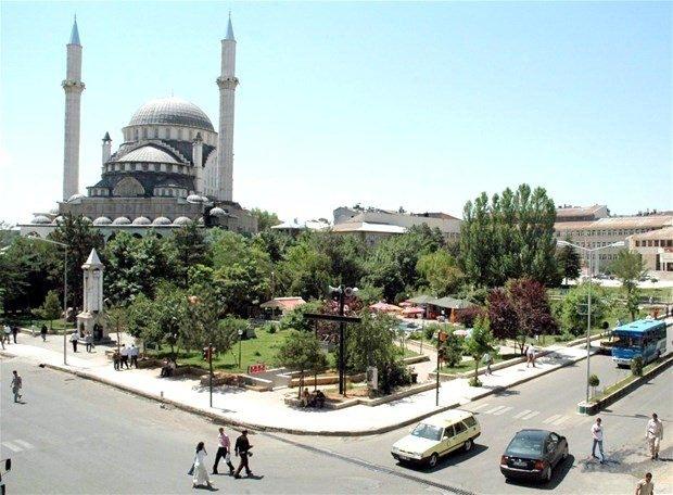 <p>Bingöl</p>

<p>GS: % 39<br />
FB: % 31<br />
BJK: % 18</p>
