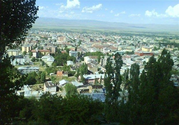 <p>Muş</p>
<p> </p>
<p>GS: % 38</p>
<p> </p>
<p>FB: % 35</p>
<p> </p>
<p>BJK: % 21</p>