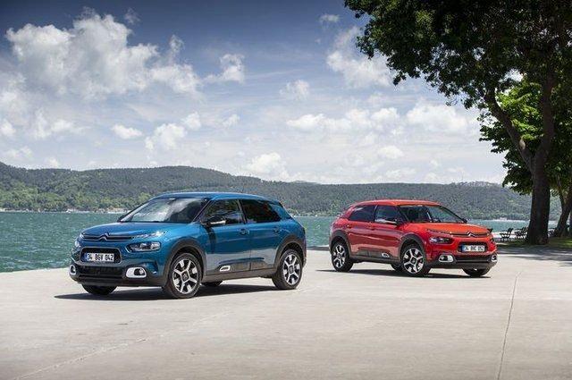 <p><strong>Citroen</strong></p>
<p>Citroën'de, Aralık ayında binek ve ticari modellerinde ÖTV ve KDV indirimlerine ek olarak ilave indirimler ve sıfır faiz seçeneği sunan markalar arasında bulunuyor.</p>