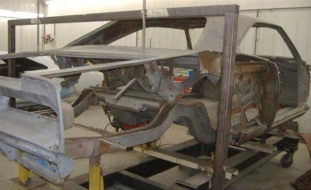 <p><em><strong>Dodge Super Bee'yi öyle bir hale getirdi ki...</strong></em></p>
<p>Bir otomobil tutkunu hurda halde aldığı Dodge Super Bee modelini öyle bir hale getirdi ki, görenler bu restorasyon karşısında şaşkınlıklarını gizleyemiyor!</p>
<p> </p>