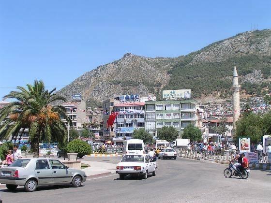 <p>Hatay</p>
<p>FB:% 37<br />
GS:% 35<br />
BJK:% 21</p>
