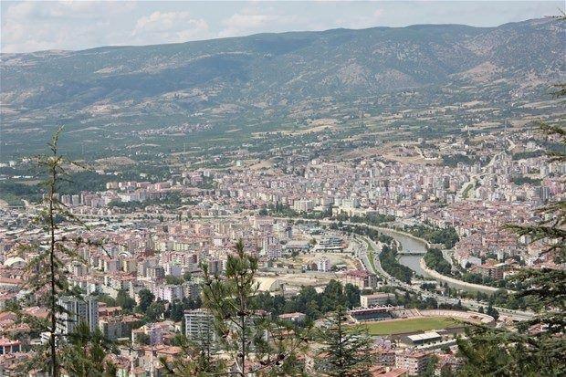 <p>Tokat</p>
<p> </p>
<p>FB: % 35</p>
<p> </p>
<p>GS: % 31</p>
<p> </p>
<p>BJK: % 21</p>