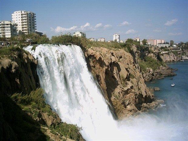 <p>Antalya</p>

<p>GS: % 39<br />
FB: % 32<br />
BJK: % 18</p>
