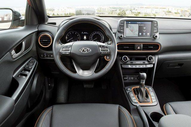 <p>Hyundai, 6 ileri manuel şanzımanı 120 beygir gücündeki 1.0 litrelik T-GDI seçenekte kullanırken, 177 beygirlik 1.6 litre T-GDI motor da 7 ileri DCT şanzımanla sunuluyor.</p>

<p> </p>
