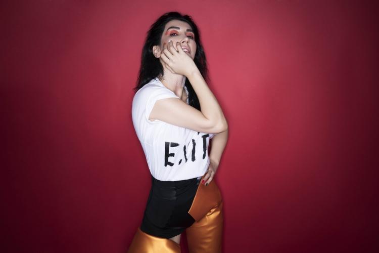 <p><span style="color:#800080"><strong>4) HANDE YENER - POP MÜZİK DÜNYASI / POP - RAP MZÜİK REKABETİ</strong></span></p>