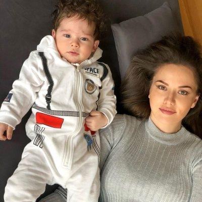 <p><span style="color:#800080"><strong>8) FAHRİYE EVCEN VE BURAK ÖZÇİVİT'İN OĞULLARI </strong></span></p>