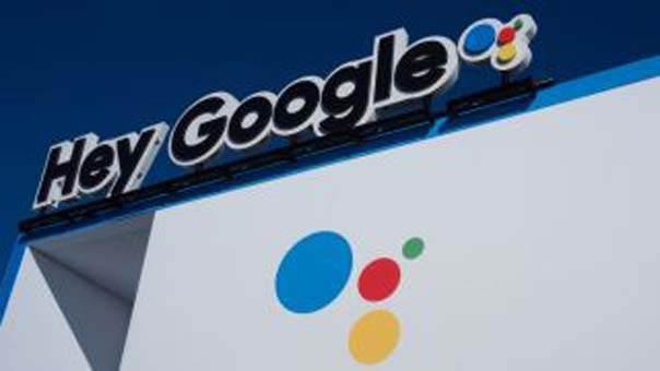 <p>Türkçe sesli komutlarla telefon araması yapabilir, mesaj atabilir, maillerinizi cevaplayabilir veya müzik dinleyebilirsiniz. 204,6 MB boyutu bulunan uygulamayı ücretsiz şekilde App Store'dan indirebilirsiniz.</p>

<p> </p>
