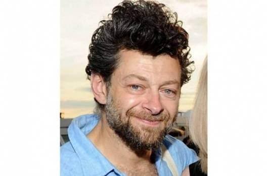 <p><strong>Andy Serkis</strong></p>
