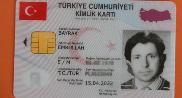 <p><strong>Kimlik kartı nereye teslim edilir? </strong></p>

<p>Kimlik kartı yurt içinde kişinin başvuru sırasında bildirdiği adrese, yurt dışında kimlik kartı almak için başvuran kişiler adına düzenlenen kimlik kartları, Genel Müdürlük tarafından, dış temsilciliklerce ilgilisine teslim edilmek üzere Dışişleri Bakanlığına gönderilir.</p>
