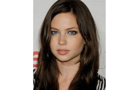 <p><strong>Daveigh Chase</strong></p>
