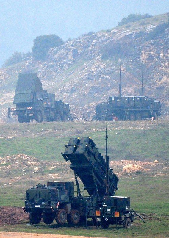 <p>Atalan, Türkiye'de Roketsan ve ASELSAN'ın da yeni jenerasyon Patriot füzelerinin bir çok kritik parçasını ürettiğini sözlerine ekledi.</p>
