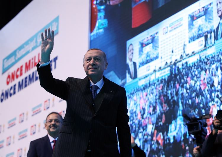 <p>Cumhurbaşkanı ve AK Parti Genel Başkanı Recep Tayyip Erdoğan, Ankara Spor Salonu'nda AK Parti Ankara ilçe başkan adaylarını açıkladı.</p>

<p>Haber7 Özel</p>

<p>İŞTE ANKARA İLÇELERİNDE ADAY GÖSTERİLEN İSİMLER...</p>
