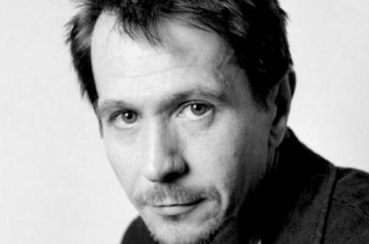 <p><strong>Gary Oldman</strong></p>
