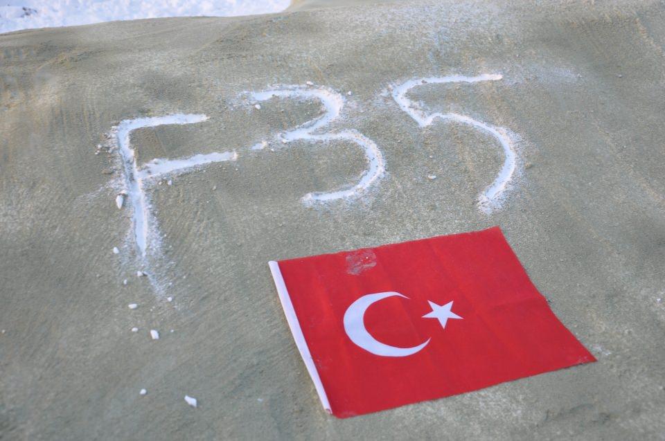 <p>Onu kendime örnek aldığım için bu uçağı yatım. Bakan Süleyman Soylu’dan bana bekçilik görevi verilmesini rica ediyorum” dedi.</p>