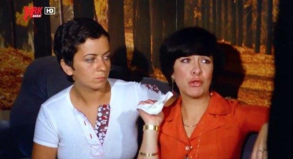 <p>İşte ünlü oyuncu o filmde, evden kaçan Gülşah'ın annesini canlandırıyordu... </p>
<p> </p>