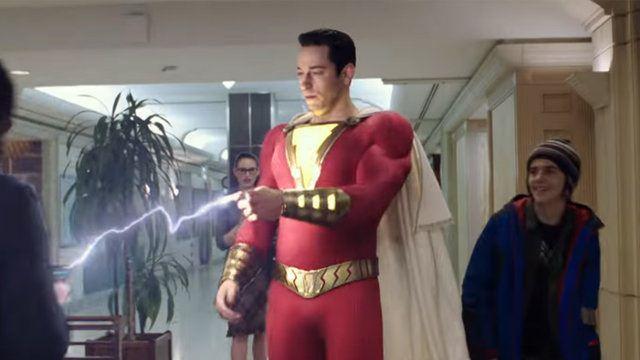 <p><strong>Shazam!</strong></p>

<p>Billy Batson, bir ailenin yanına evlatlık olarak verilen 14 yaşında bir çocuktur. Bir gün kendi boyunu aşan bir kahramanlık yapınca, metro yolculuğu sırasında farklı boyuta geçer ve süper yetenekler kazanır... Artık o yetişkin bedeninde kostümlü bir süper kahramandır.</p>
