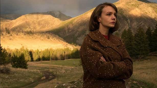 <p>Richard Ford'un aynı adlı romanından Paul Dano'nun oyuncu Zoe Kazan'la birlikte sinemaya uyarladığı filmin başrollerinde Carey Mulligan, Jake Gyllenhaal, Ed Oxenbould ve Bill Camp oynuyor. Bir gencin 1960'lı yıllarda anne babasının boşanma sürecinde ve sonrasında yaşadıklarını anlatan filmin ödül sezonunun açılmasıyla birlikte adından daha çok söz ettirmeye başladığını belirtelim. Gösterim tarihi: 4 Ocak</p>

<p> </p>
