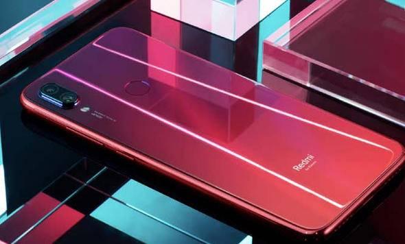 <p><span style="color:#FFFF00"><em><strong>Çenliler yaptı! Öyle bir özelliği var ki...</strong></em></span></p>

<p>Çinli teknoloji üreticisi Xiaomi'nin yeni oyuncağı tanıtıldı; özelliklerinden çok fiyatı şaşkınlık yarattı! Çinliler yaptı, dışarıdan sıradan bir telefona benziyor ama bakın en dikkat çeken özelliği meğer neymiş?</p>

<p> </p>
