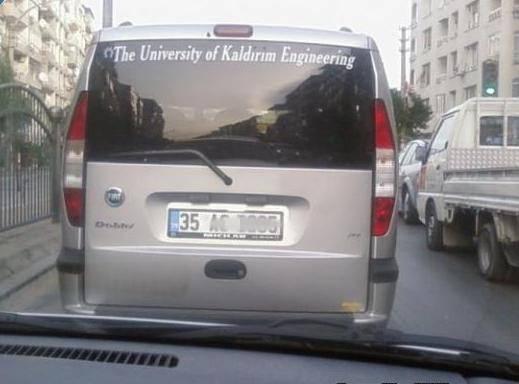 <p>Bursa’da yakında vatani vazifesini yapmak üzere askere gidecek olan bir genç sürücü, otomobilinin arkasına ilginç bir yazı yapıştırdı.</p>
<p> </p>