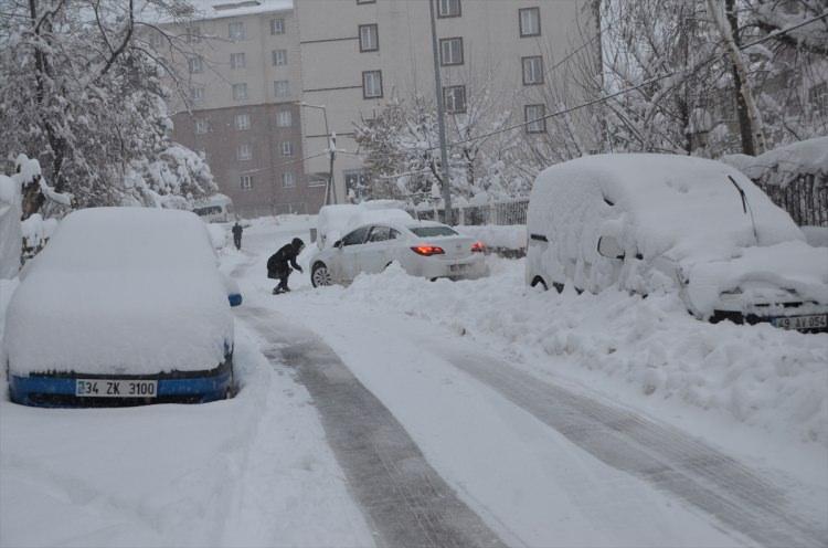 <p>MUŞ</p>
<p>İl genelinde okullar bugün tatil.</p>