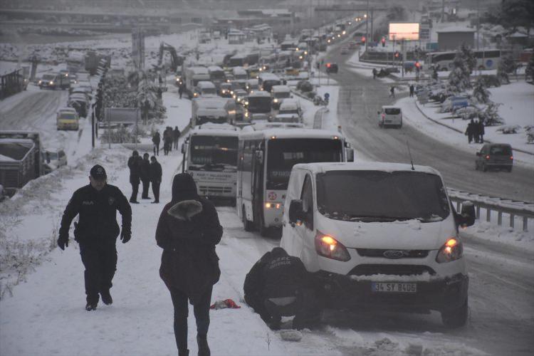 <p>ZONGULDAK </p>
<p>İl merkezi, belde, bağlı köyler ile Devrek, Alaplı, Kozlu ve Kilimli ilçelerinde bugün okullar tatil.</p>