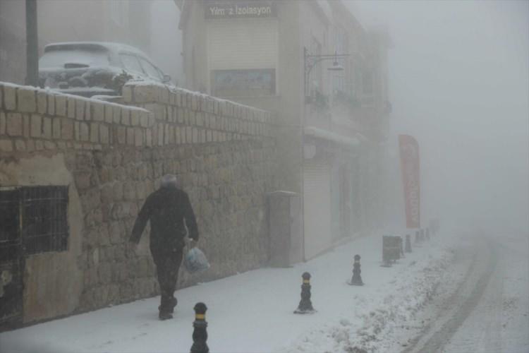 <p><strong>MARDİN</strong><br />
<br />
Mardin’in Midyat ilçesinde olumsuz hava şartları nedeniyle eğitime 1 gün ara verildi. </p>

<p> </p>
