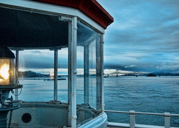 <p>1800'lerden kalma bir deniz fenerinin bulunduğu ada, San Pablo ve San Franscisco k&ouml;rfezlerini ayıran boğazın ortasında yer alıyor.</p>
