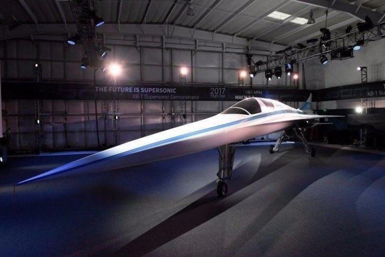 <p>'Concorde'un oğlu' olarak da anılan süper sonik uçağa Apple'ın kurucusu Steve Jobs'un eşi 100 milyon dolar yatırım yaptı.</p>

<p> </p>

<p>"Boom" isimli süpersonik jetin hızı saatte 2 bin 300 kilometreye ulaşabilecek. Bu rakam ses hızının iki katından daha yüksek bir hız anlamına geliyor. </p>
