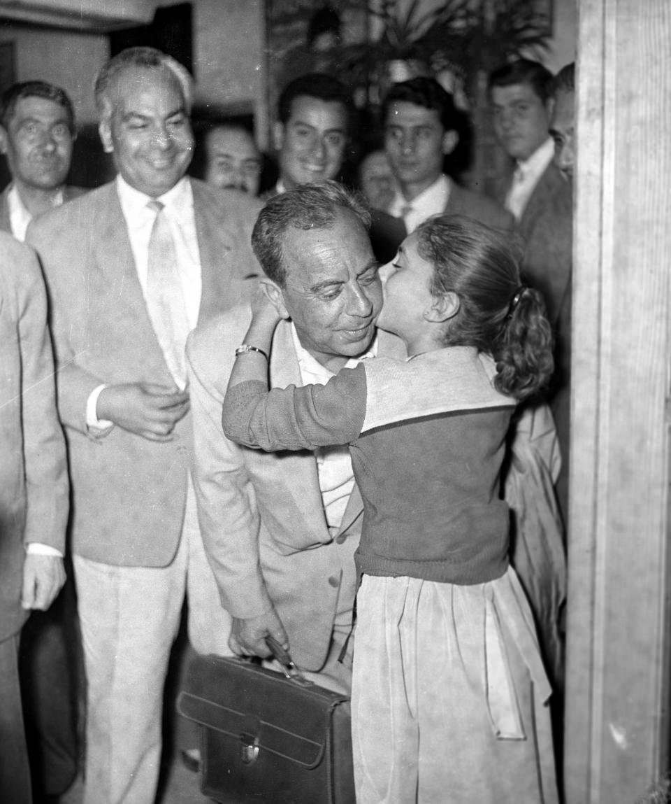 <p>Dr. Fazıl Küçük, 1 Nisan 1955'te, Kıbrıs'taki Türk halkını yok edip Ada'yı Yunanistan'a bağlamak amacıyla kurulan terör örgütü EOKA'nın Kıbrıs'ta eylemlerini başlatmasının ardından, ilk önce Kıbrıs Türk Mukavemet Birliğini, daha sonra da Eylül 1955'te "Volkan" adlı gizli örgütü kurdu. </p>

<p> </p>
