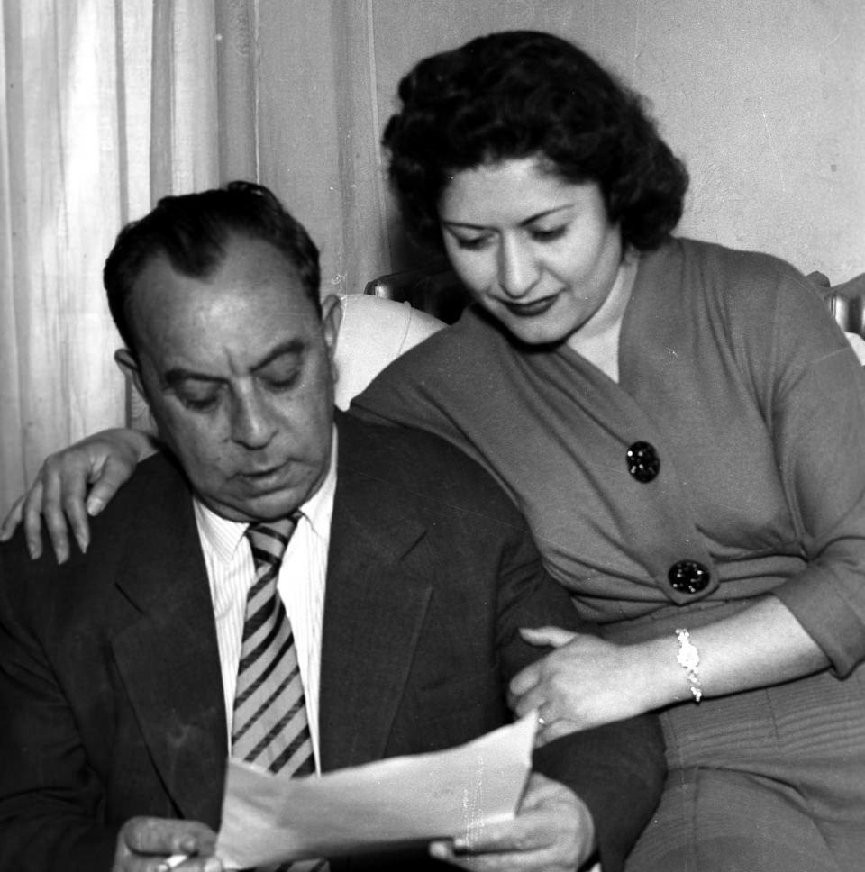 <p>Öte yandan 21 Mart 1943'te Lefkoşa Belediye Meclis üyesi olarak seçilerek 6 yıl boyunca bu görevde bulunan Küçük, aynı yıl oluşturulan Kıbrıs Adası Türk Azınlığı Kurumunun kurucuları arasında yer aldı.</p>

<p> </p>
