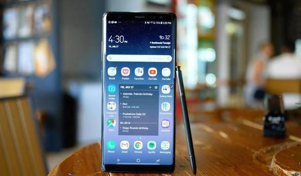 <p>Önümüzdeki haftalarda güncellemenin geleceği telefonlar: </p>

<p>Samsung Galaxy Note 8</p>
