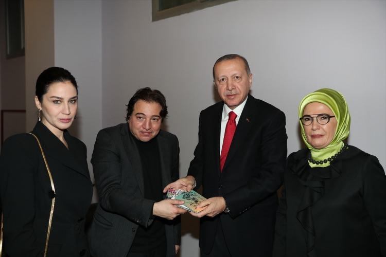 <p>Başkan Recep Tayyip Erdoğan, ünlü sanatçı Fazıl Say´ın davetiyle <strong>"Truva Sonatı"</strong> konserine katıldı. ATO Congresium´daki konserde Cumhurbaşkanı Erdoğan´a eşi Emine Erdoğan'ın yanı sıra ABD´li Senatör Lindsey Graham da eşlik etti</p>
