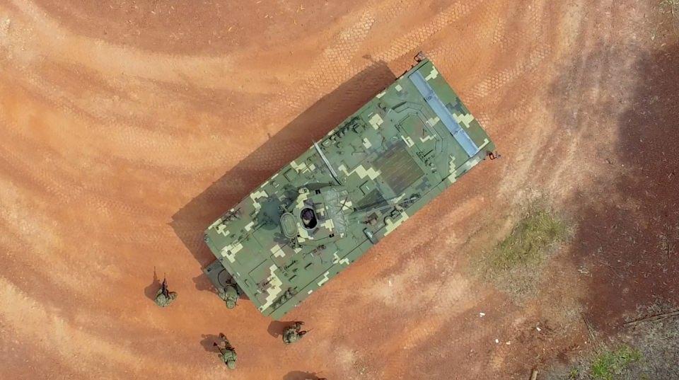 <p><strong> TSK'nın ihtiyaçlarından ihracata</strong></p>

<p>Şirketin, 20 yıllık bir dönemde simülatör alanında dünya şirketleri arasına girecek başarıyı elde ettiğini belirten Nacar, bu başarı yakalanırken denizaltı, helikopter, yolcu uçağı, savaş uçağı, paraşüt ve kara aracı gibi çok çeşitli alanlarda simülatörler üretildiğini söyledi.</p>
