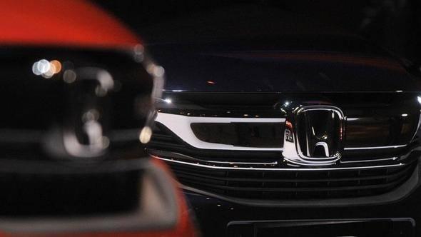 <p><strong>HONDA FİYATLARI:</strong><br />
<br />
Jazz 1.3L Dream 1318 cc Otomatik Benzin: 89.999 TL</p>

