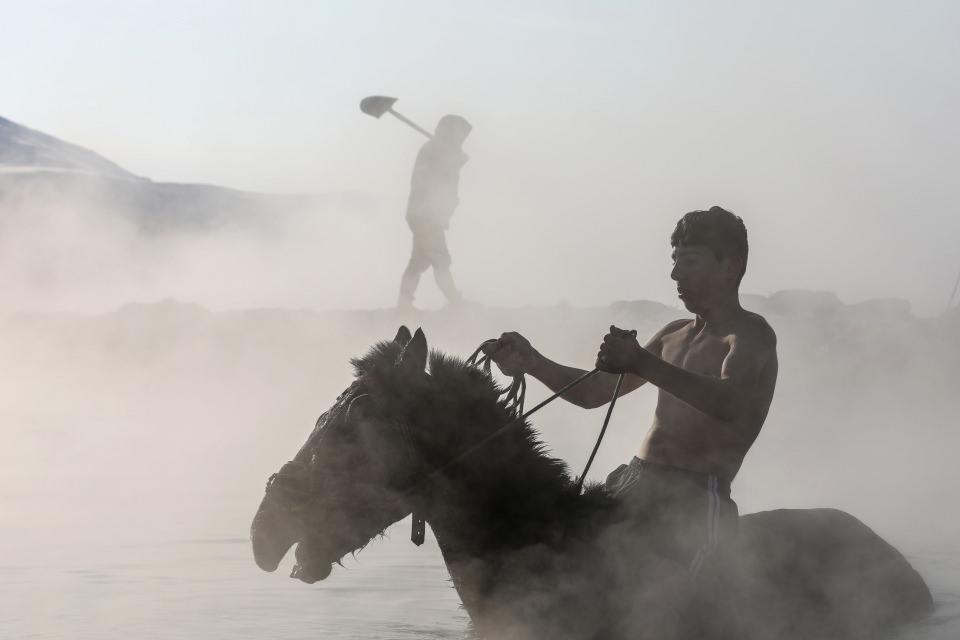 <p>Zaten burada çekilen birçok fotoğraf uluslararası dallarda ödül almış. Adeta bir fotoğraf stüdyosu gibi, çok beğendik. Bu tür doğal güzelliklerin yapısı bozulmadan korunması ve turizme kazandırılması lazım." dedi.</p>