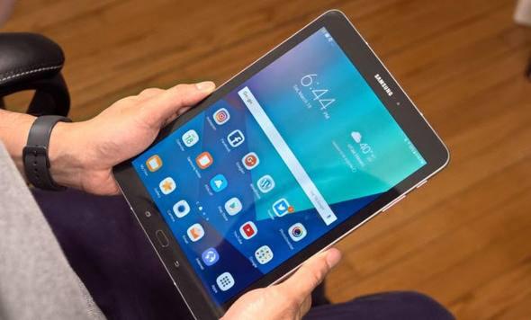 <p>Samsung Galaxy Tab S3 9.7</p>

<p> </p>
