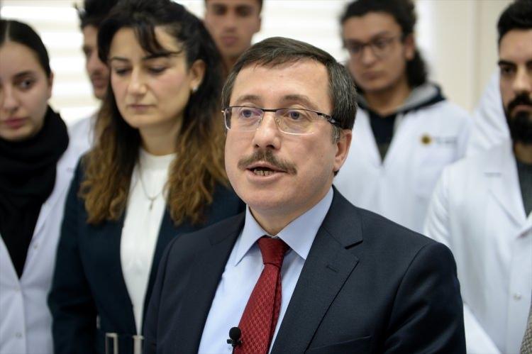 <div>Tıp eğitiminde temel hekimlik becerilerinin geliştirilmesinde kullanılacak tek ve çift katlı yapay deri dikiş pedleri, yaklaşık 3 ayda hem de ithal edilenlerden yüzde 90 daha ucuza üretildi.  </div>

<div> </div>
